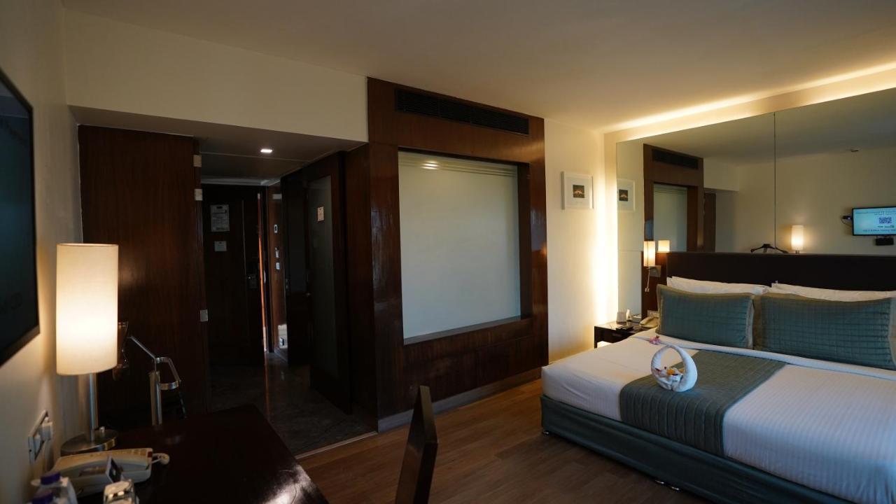 St Laurn Koregaon Park פונה מראה חיצוני תמונה